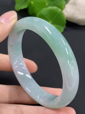 F42969061 翡翠正圈手镯 圈口57 货品总重约54.6g