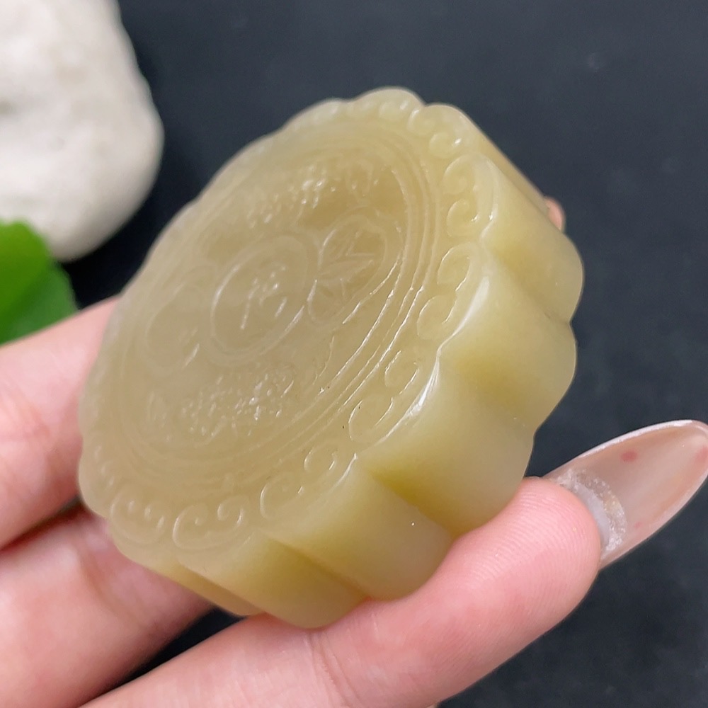 H32706488 Hetian Jade Pendant  Moon Cake  Total Weight: Approx. 78.1g