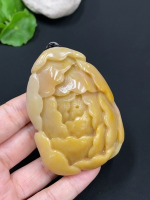 H26040597 Shoushan Stone Handheld Piece 'Flowers Blooming and Wealth Flourishing'