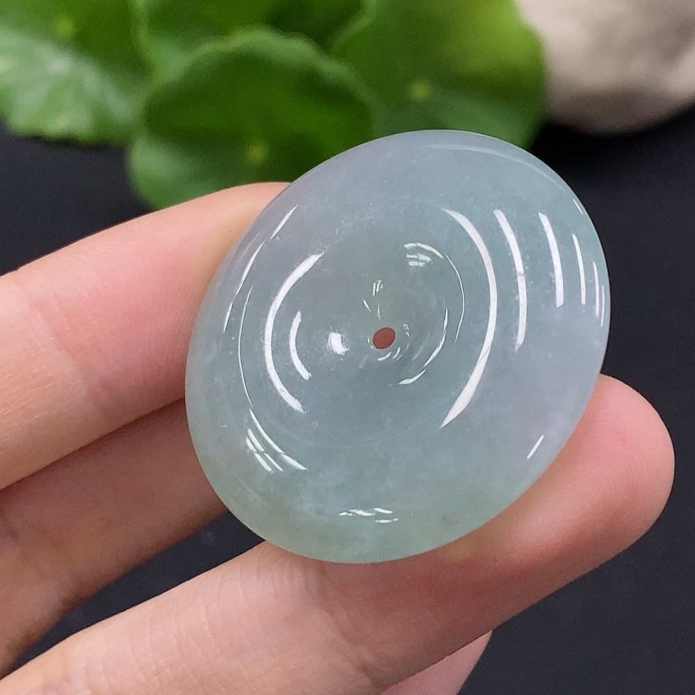 F35115560 Jadeite Peace Knot Pendant Total Weight Approx. 13.62g