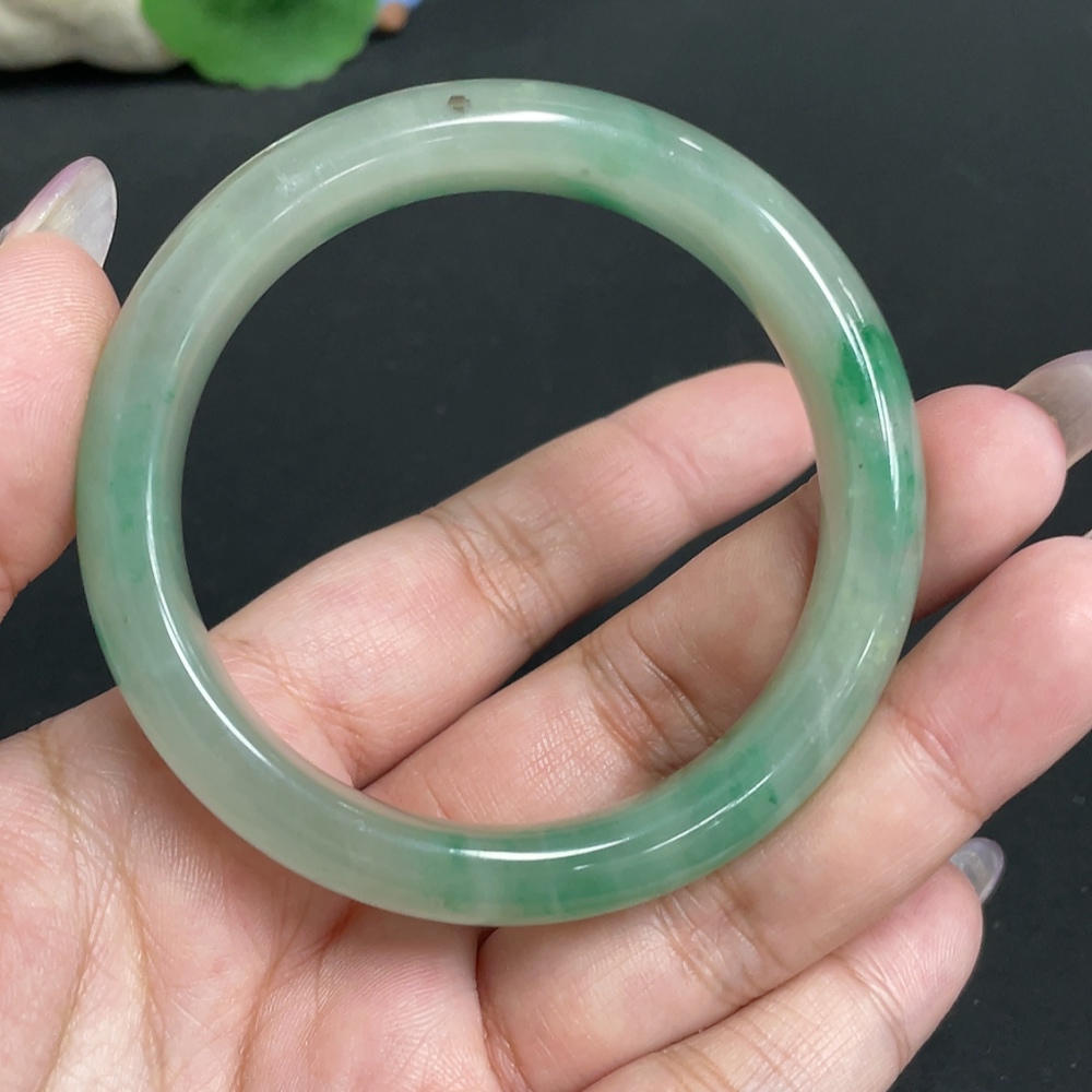 H34972622 African Emerald (Dulong Jade) Round Bracelet