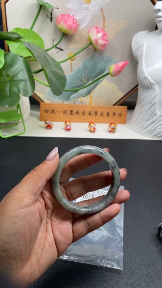 F28200902 Jadeite Regular Bangle, Inner Diameter 58.1, Total Weight Approx. 51.98g