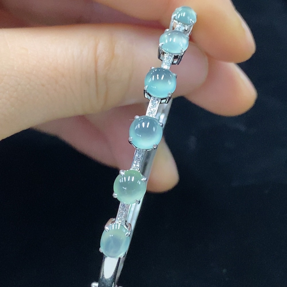 F28235372 Jadeite Inlaid Bangle AU37% with Diamond Accents, Total Weight Approx. 5.94g