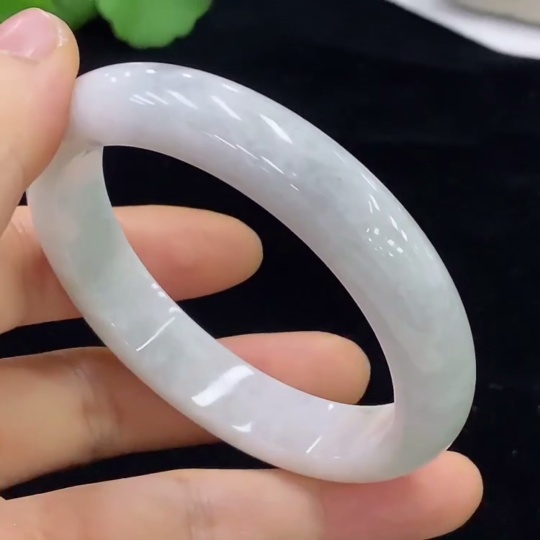 F32731811 Jadeite Round Bangle Size 57mm Total Weight Approx. 61g