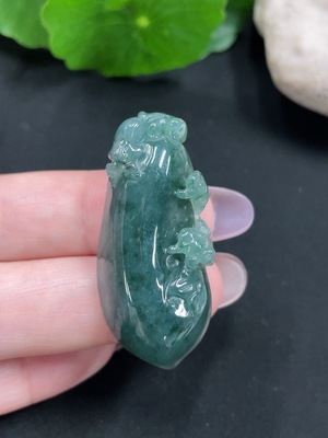 F34966835 Jadeite Wealth-Bringing Frog Pendant