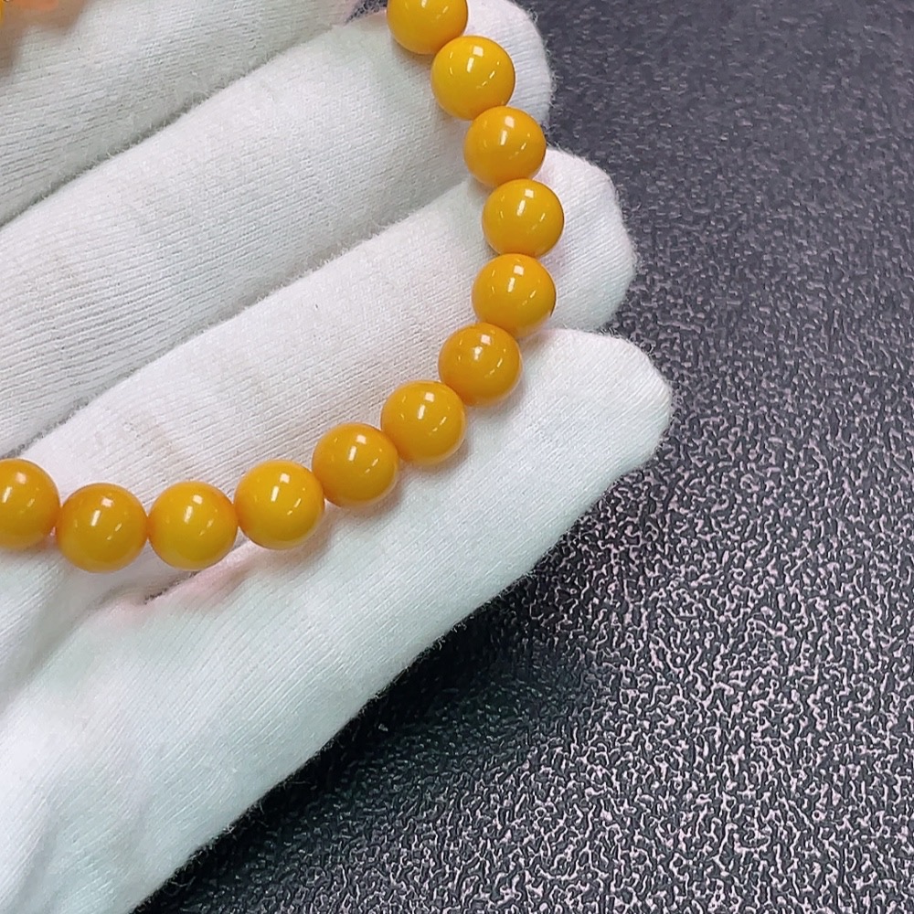 C33869647 Amber and Beeswax Bracelet Non-Gold Partial Repair Visible With Pearls Stones Possibly Non-Natural Total Weight Approx. 7.62g Size About 7.4mm