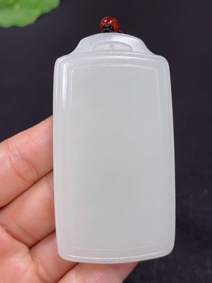 H43124784 和田玉挂件  仿古牌     货品总重约（含绳）68.9g
