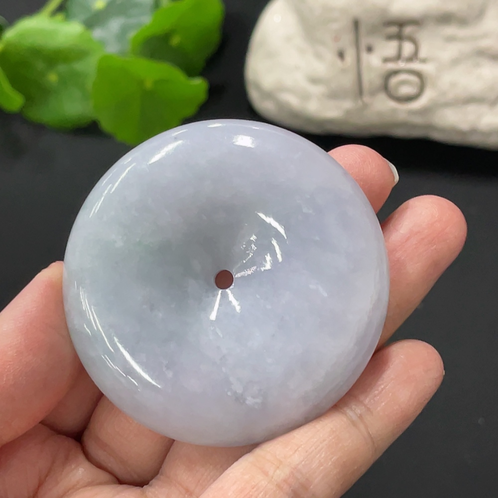 F33874345 JadeitePeace Knot Pendant