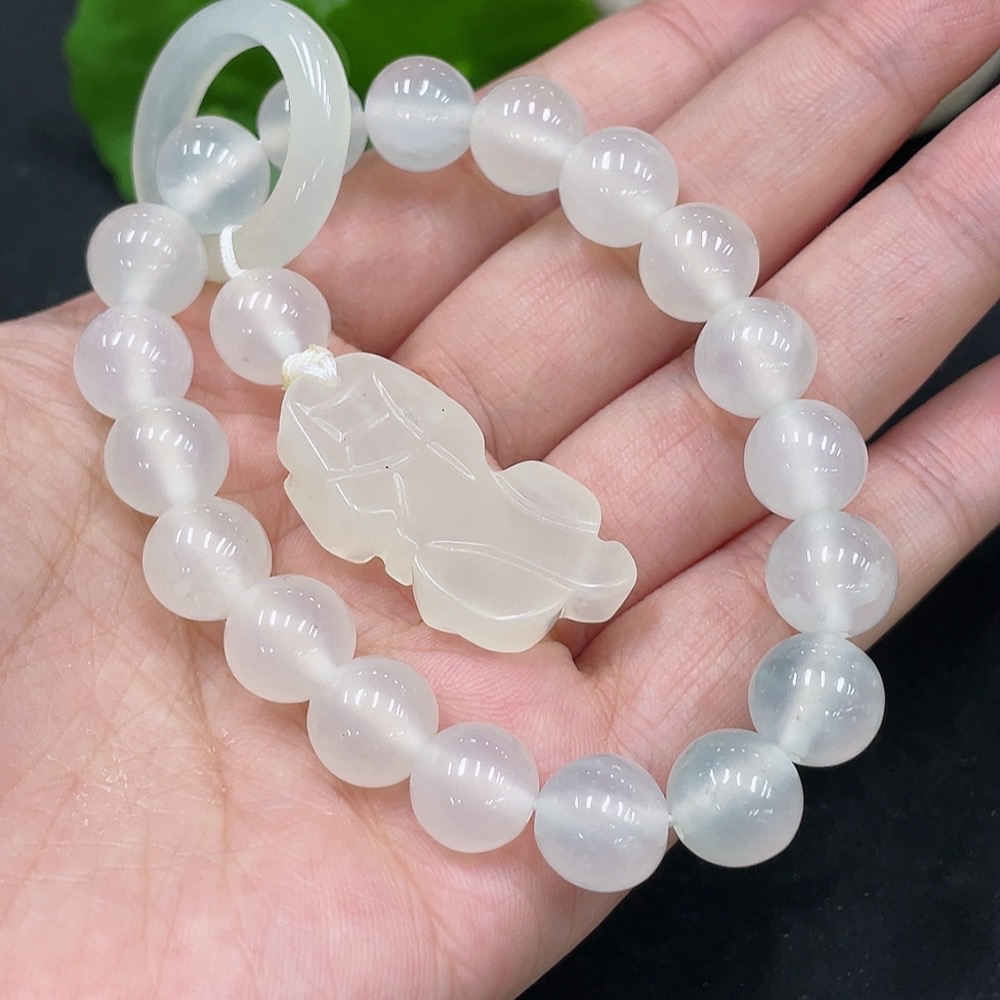 H35085318 Xiuyu (serpentine jade)