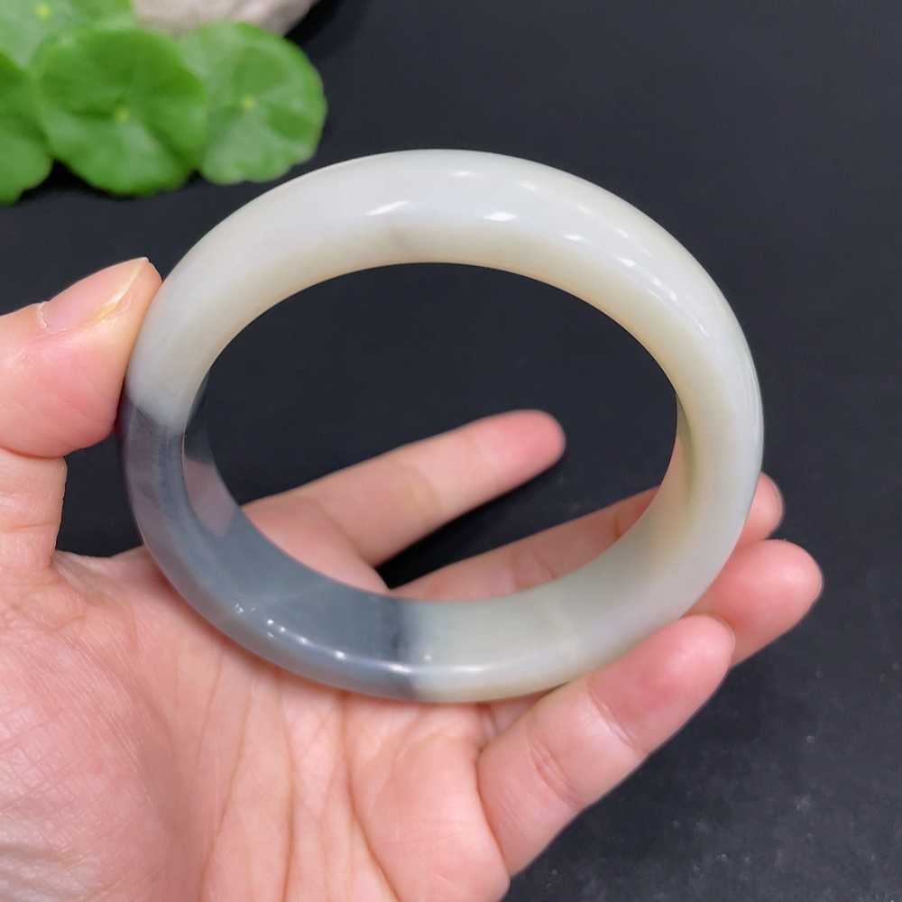 H34052074 Hetian Jade Round Bracelet Size 60.5 Total Weight Approx. 77.8g
