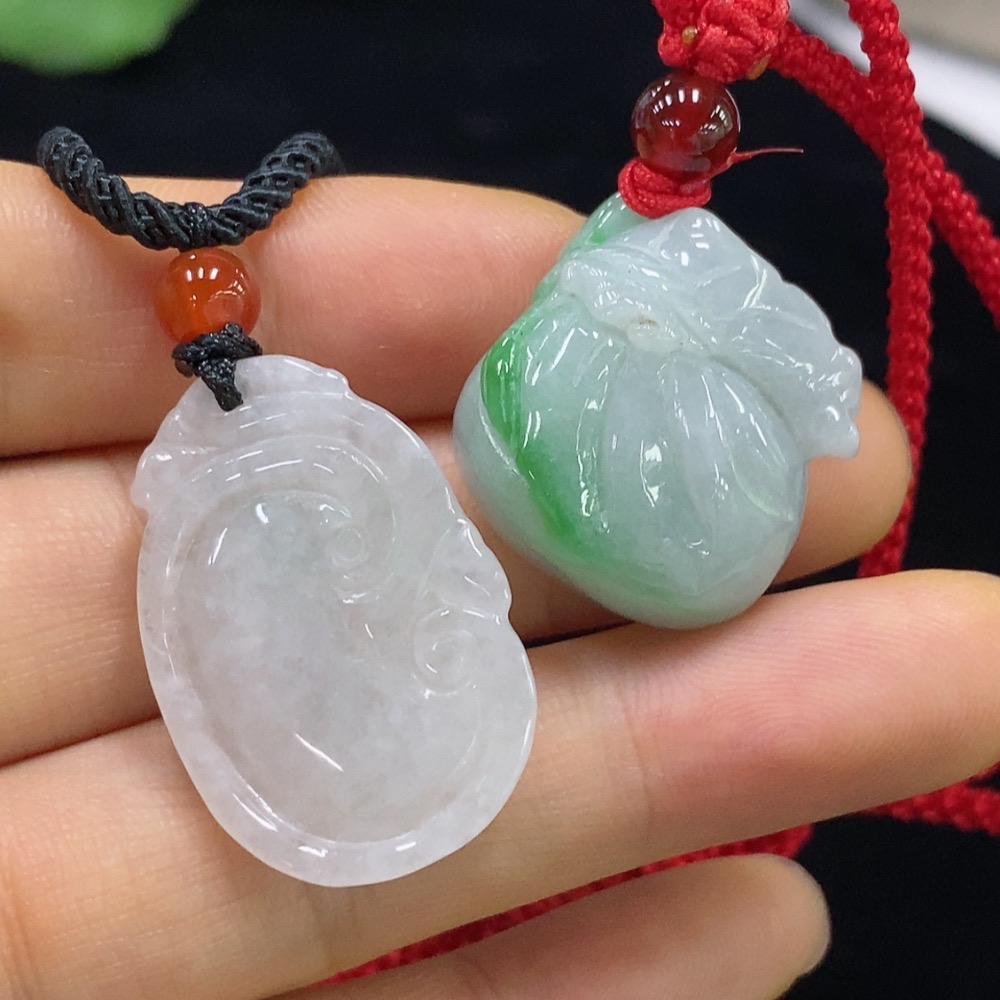 F31651067 Emerald Pendants Wholesale Lot