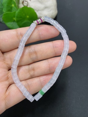 F46598132 翡翠手串 非金 货品总重量约10.6克