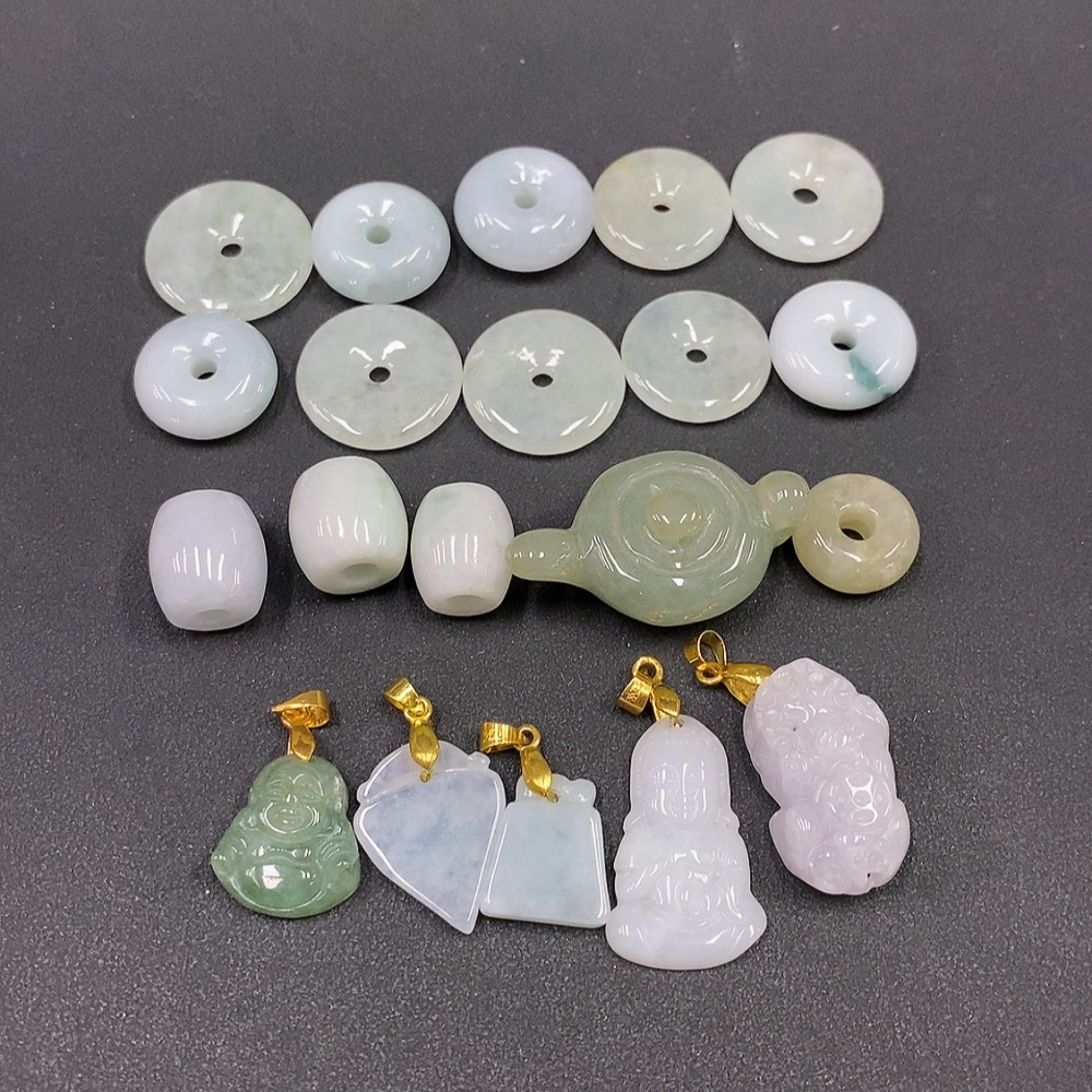 F14571884 Jadeite pendant non-gold inlaid