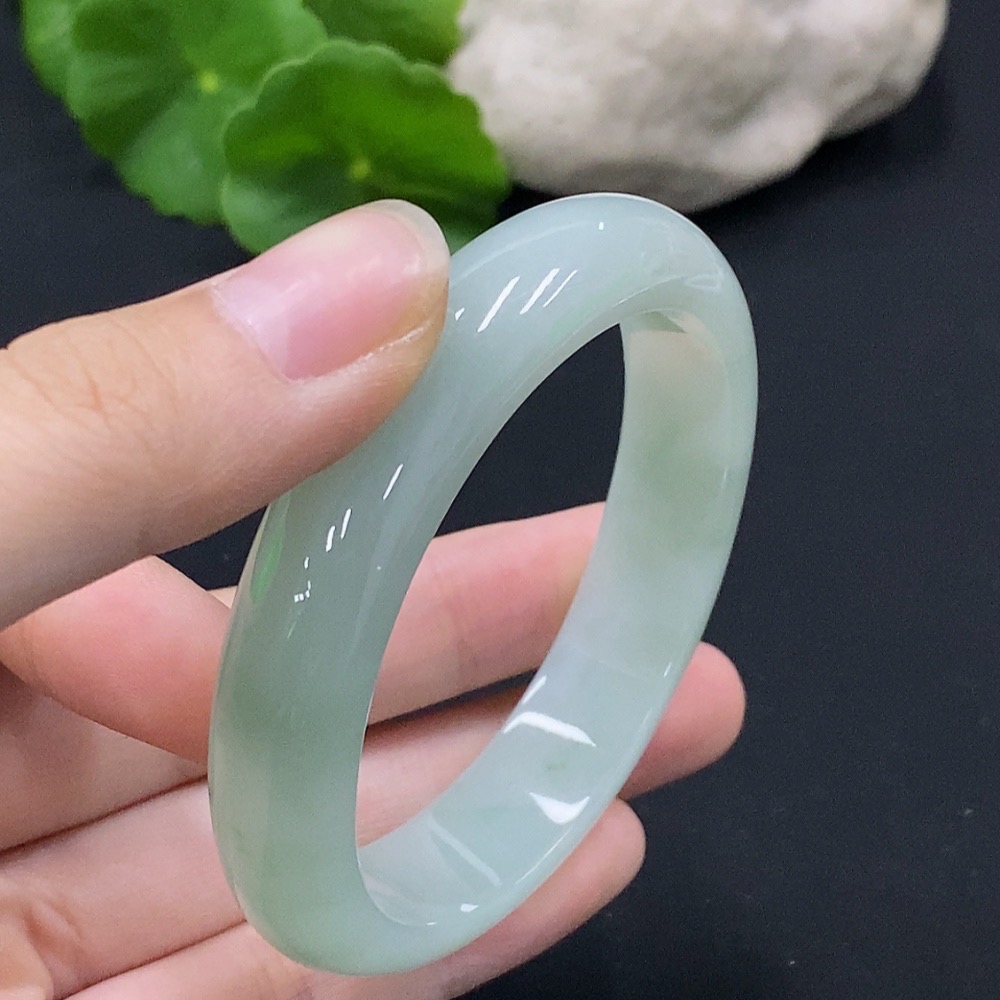 F33926893 Jadeite Concubine Bangle 56.5/49 Size Total Weight Approx. 47.3g