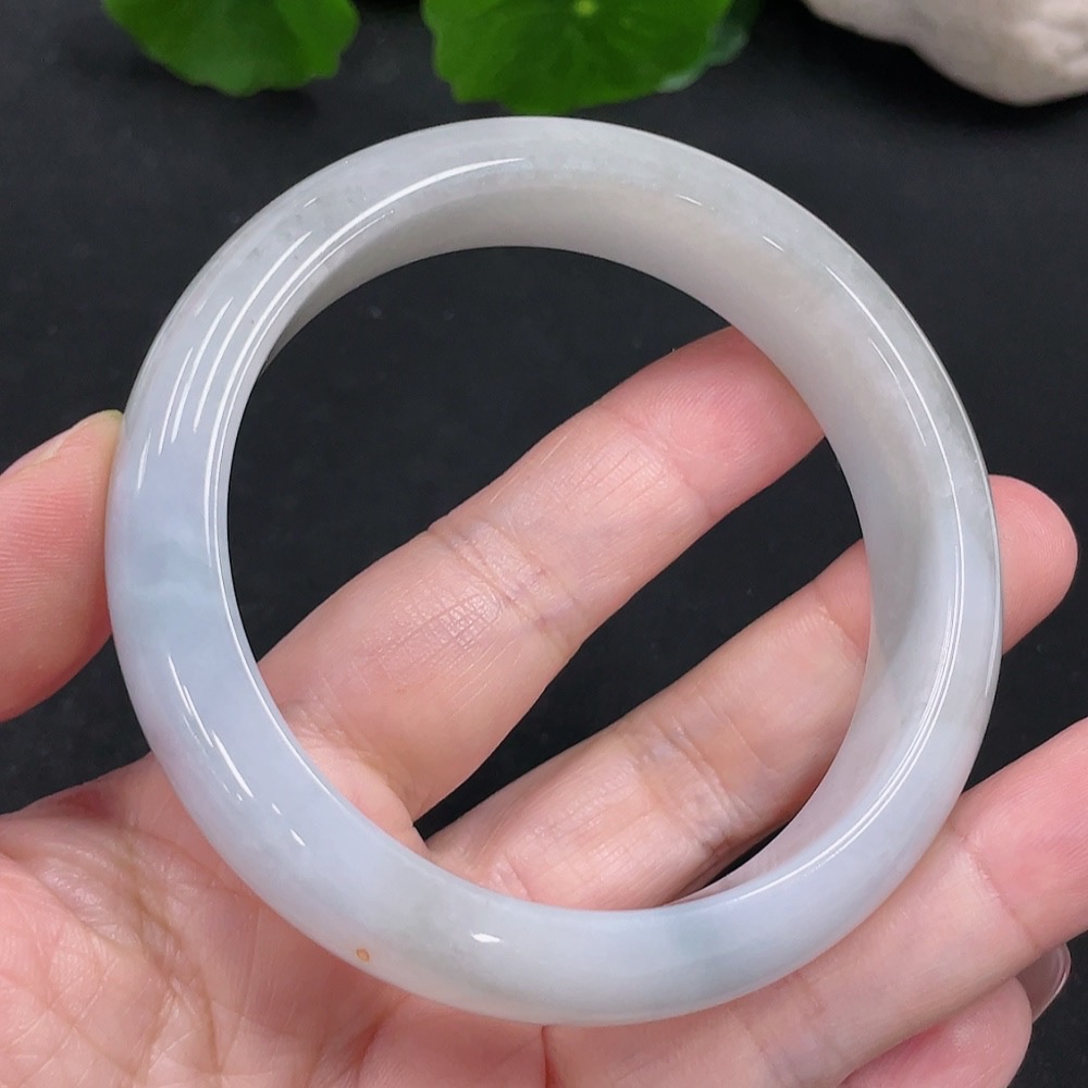 F28274860 Jadeite Round Bracelet 58.3 Inner Diameter Approx. 69.7g Total Weight
