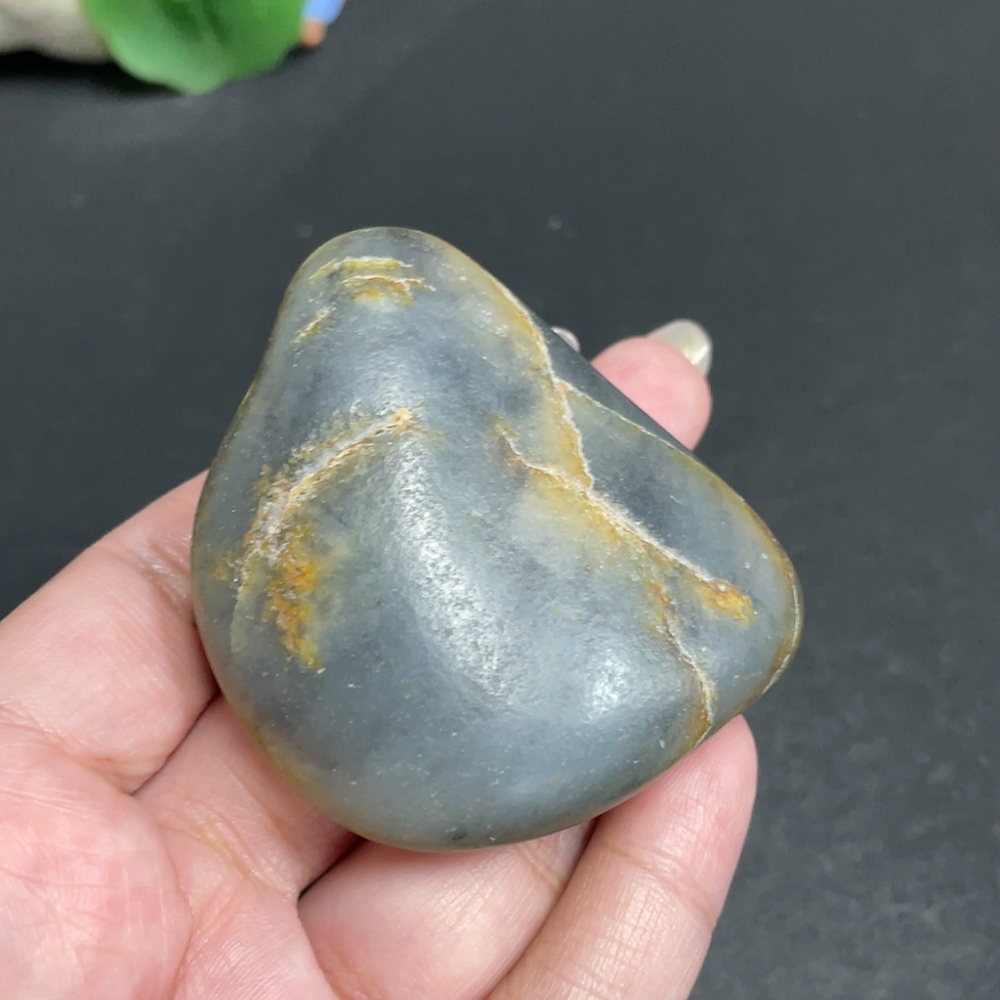 H30462754 Hetian Jade with undetermined skin color origin, total weight about 86g