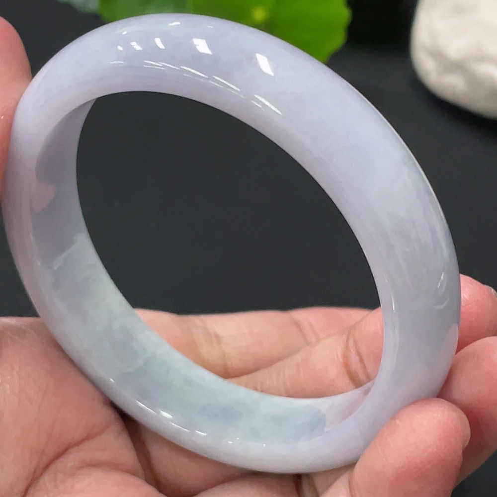 F31631329 Jadeite Round Bangle