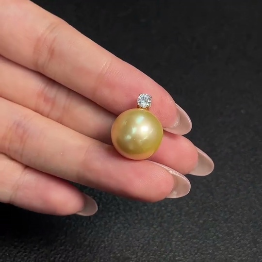 C32712585 Seawater Pearl Pendant 18K Gold Non-Diamond Color Origin Undetermined Total Weight Approx. 4.76g Size Approx. 14.4mm
