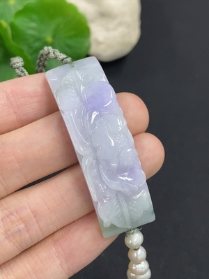 F46603424 翡翠花开富贵手牌 非金 货品总重约15.6克（配珠非A）