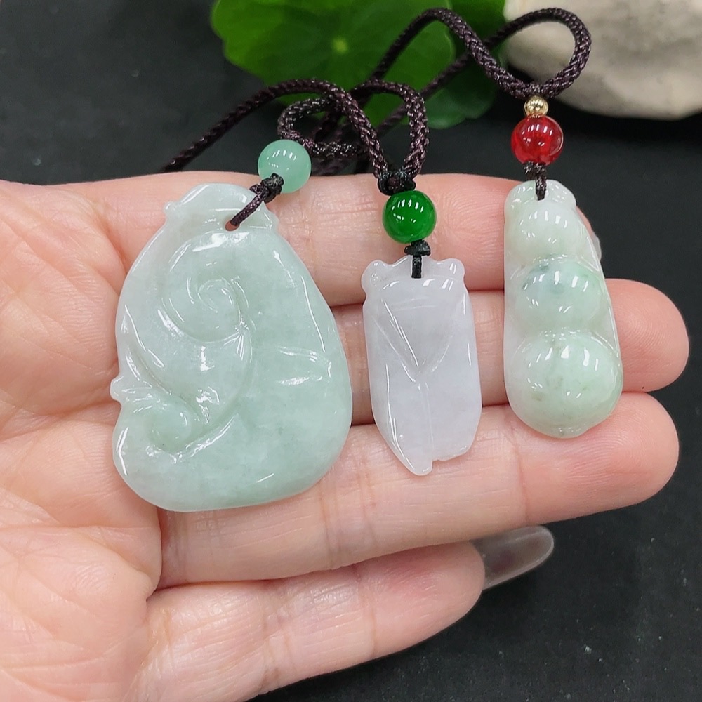 F35129124 Jadeite Ruyi/Fu Dou/Yi Ming Jing Ren Pendant with Non-A Grade Beads