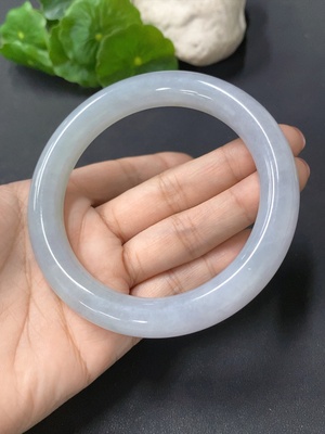 F17831601 JadeiteRound Bangle 59.3 Circumference Total Weight 65.497g