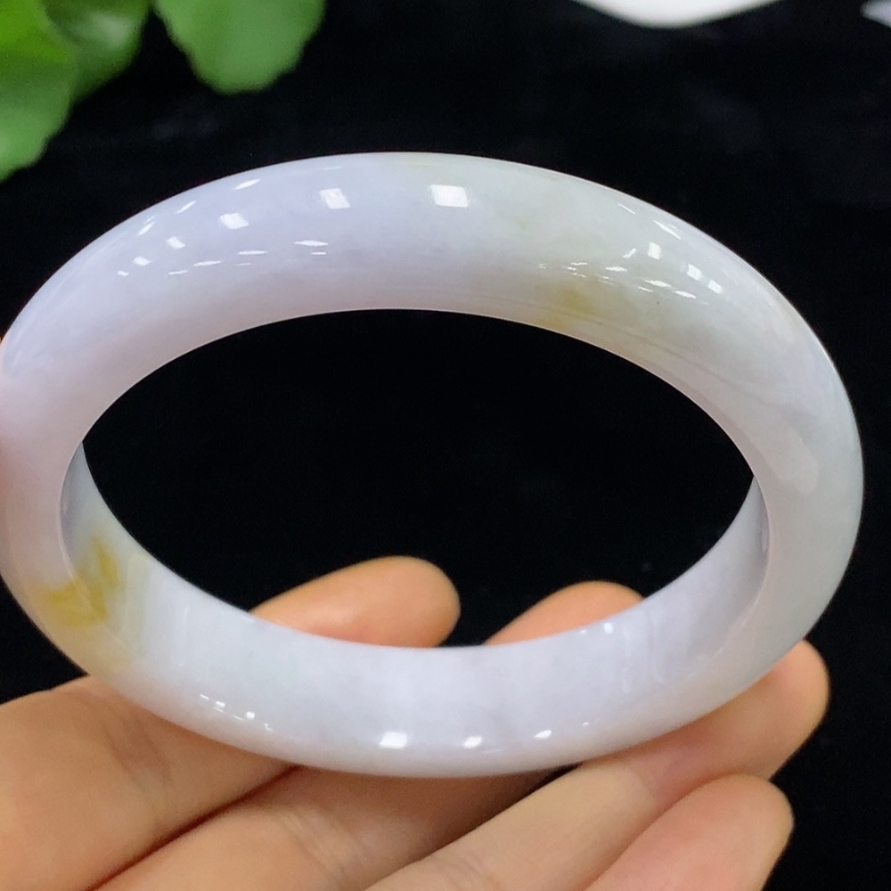F34974240 Jadeite Round Bangle Size 59.8 Total Weight Approx. 64.2g Yellow Part Color Origin Undetermined