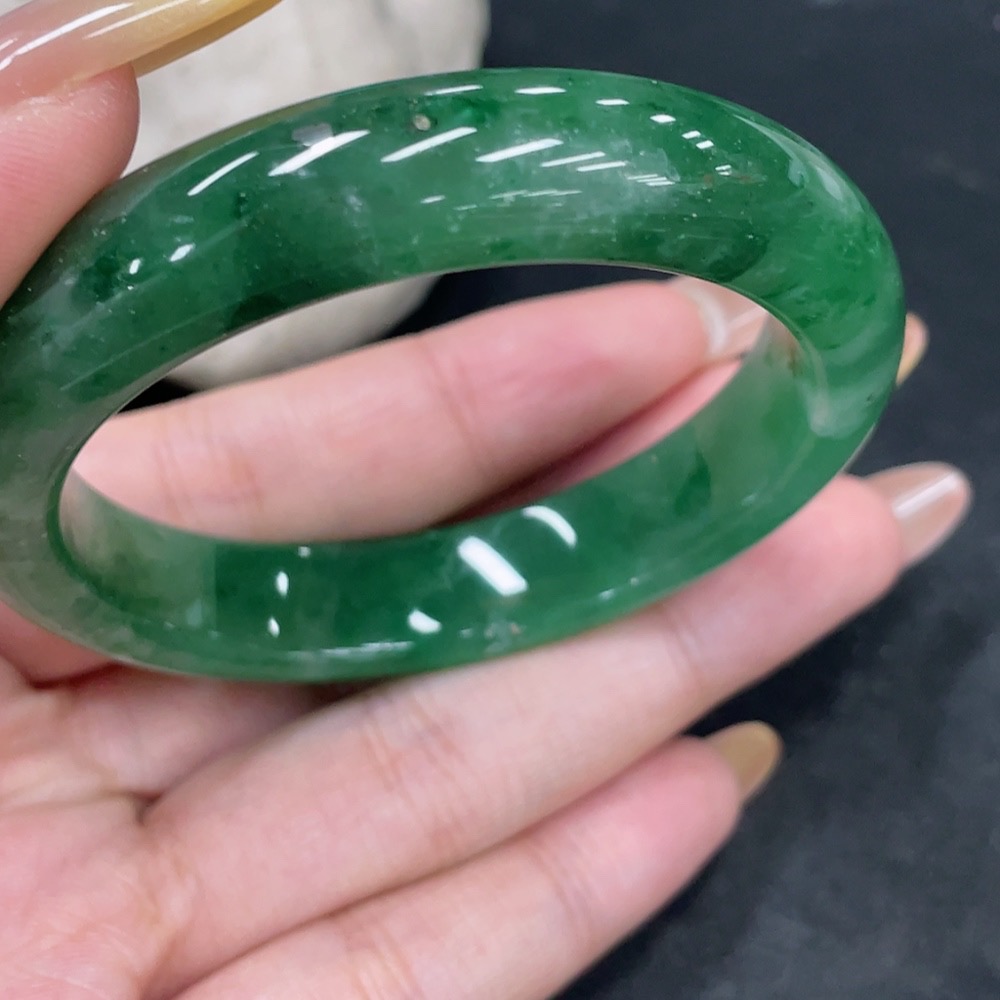 H32705144 African Emerald (Dulong Jade) Round Bracelet Size 51.5 Total Weight Approx. 38.8g