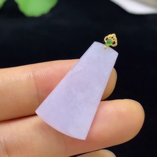 F34024150 Jadeite Plain Pendant with 18K Gold Clasp Total Weight Approx. 2.2g