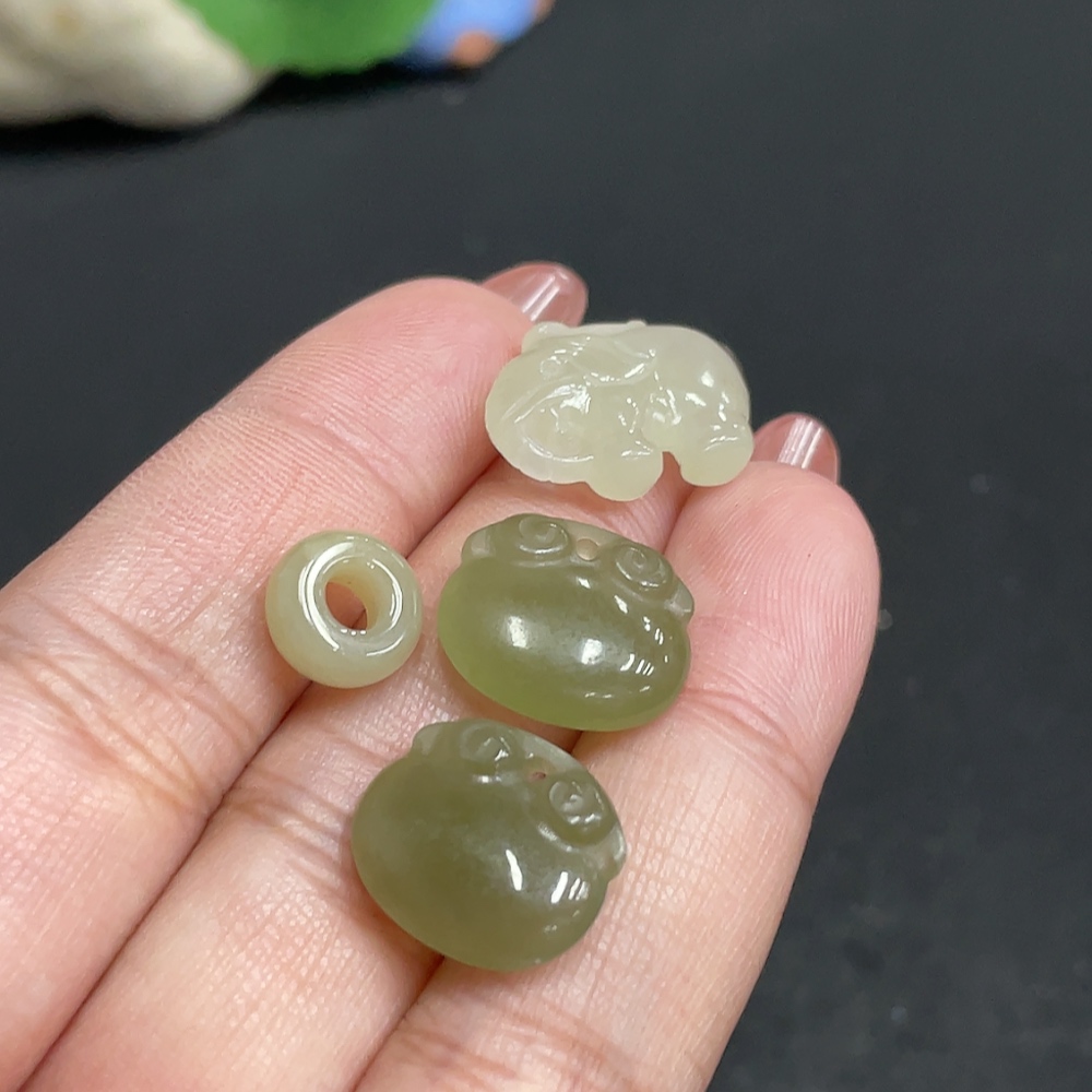 H34005028 Hetian Jade Pendant Total Weight Approx. 6.4g