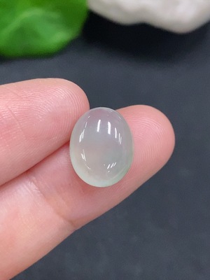 F34022061 Jadeite cabochon, total weight approx. 1.1g