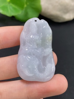 F46600735 翡翠普贤菩萨挂件 货品总重约11.05g
