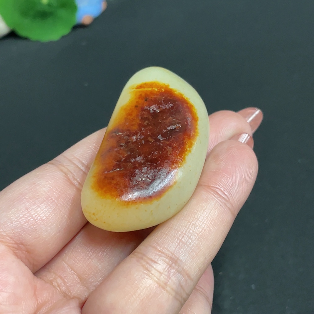 H34005619 Hetian Jade, undetermined skin color origin, total weight approximately 53.2g