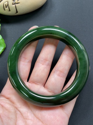 H43183605 和田玉正圈手镯 圈口59.7mm 总重约96.7g