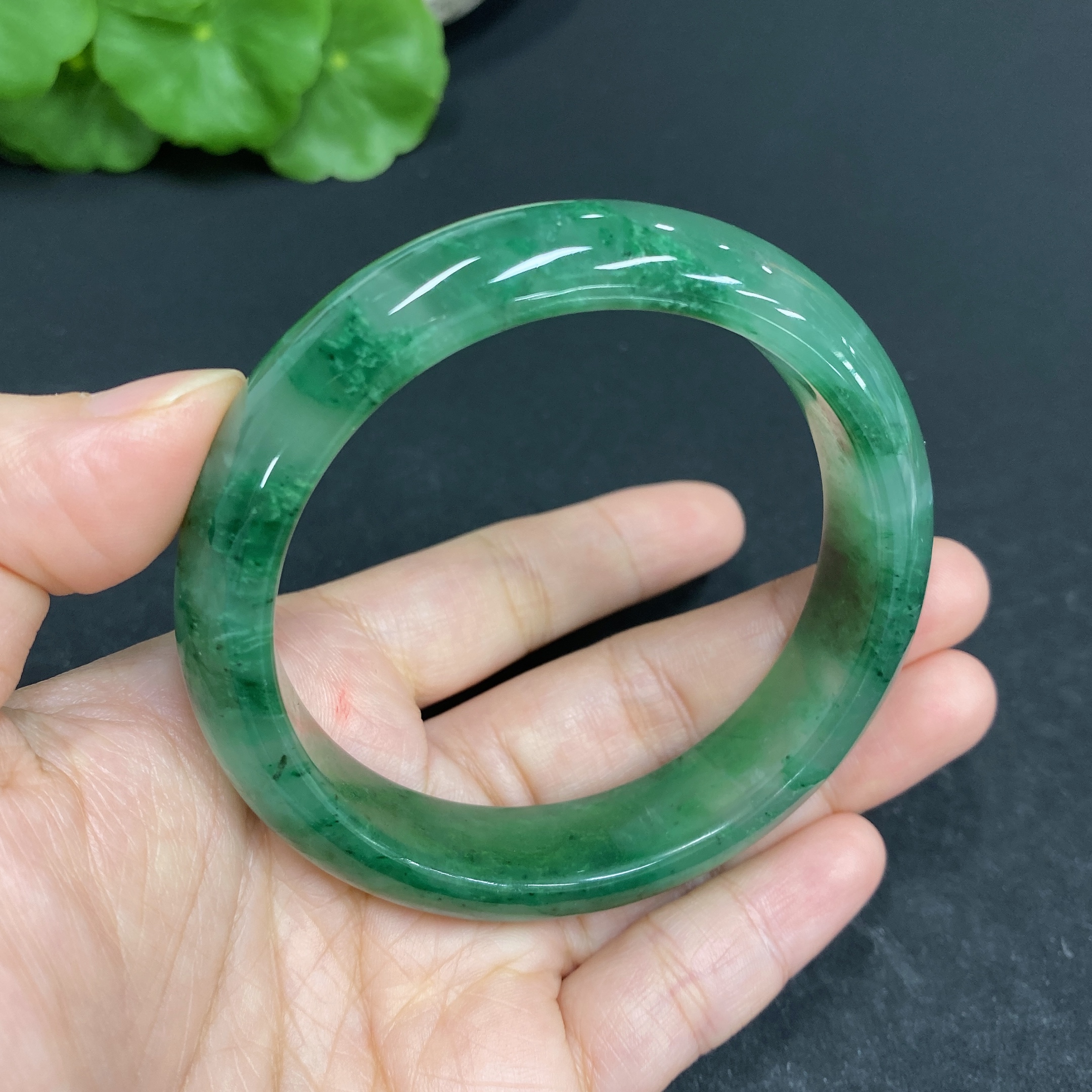 H33903693 African Emerald (Dulong Jade) Round Bracelet
