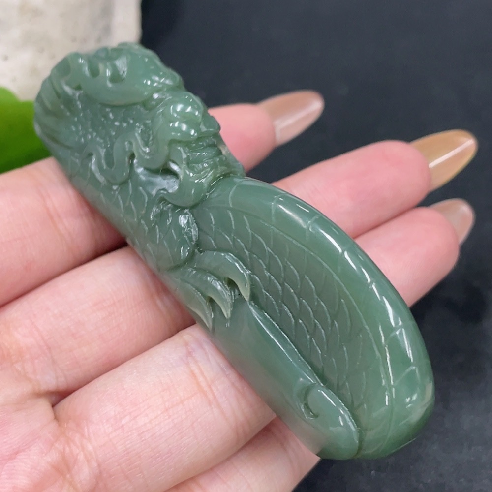 H32705101 Hetian Jade Pendant - The Dragon Roams the World