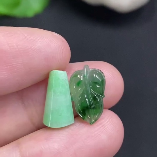 F35157374 Jadeite Inlaid Pieces Sell as a Lot