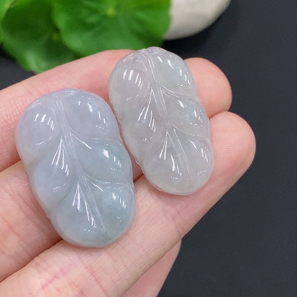 F30543012 Jadeite Leaf Pendant
