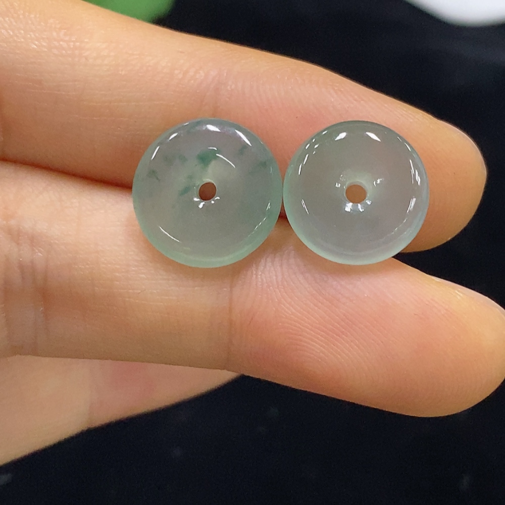 F34974781 Jadeite Pendants Sell as a Lot