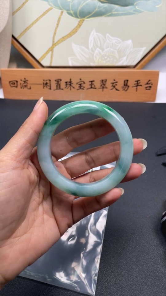 F33935186 Jadeite Round Bangle, Total Weight Approx. 67.8g, Size 54