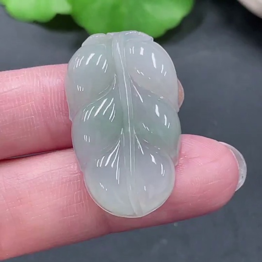 F21420480 JadeiteLeaf Pendant Total Weight Approx.6g