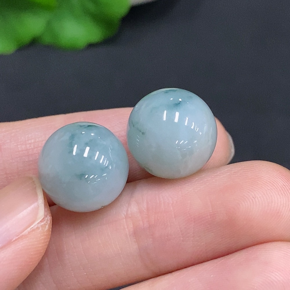 F33831279 Jadeite Beads Sell as a Lot