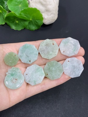 F42955926 翡翠挂件一手走