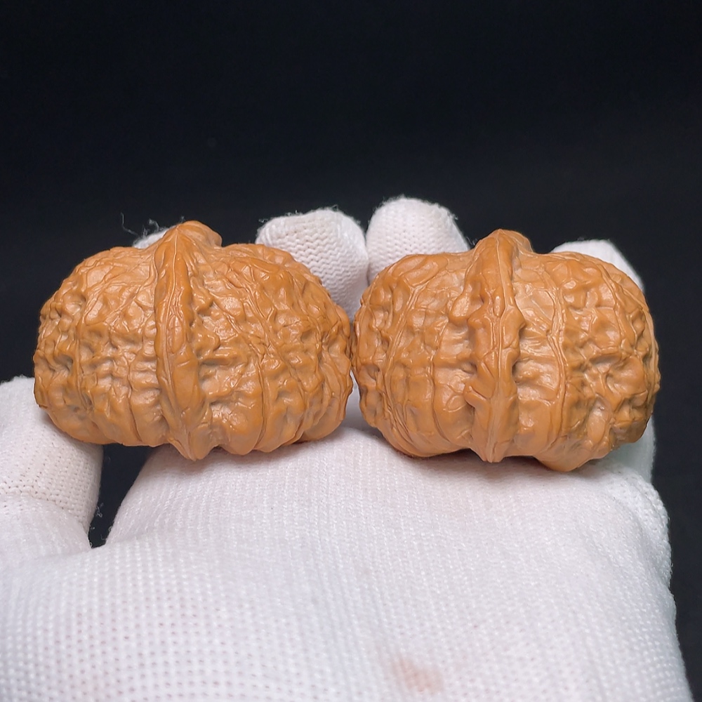 W27078962 Pumpkin-shaped Walnut