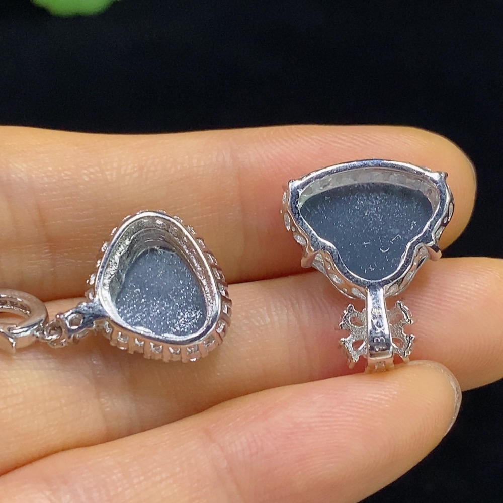 F35095143 Jadeite Buddha Inlaid Pendant Non-Gold