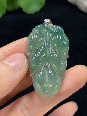 F29415740 Jadeite Leaf Pendant Non-Gold Inlaid Total Weight Approx.10.45g