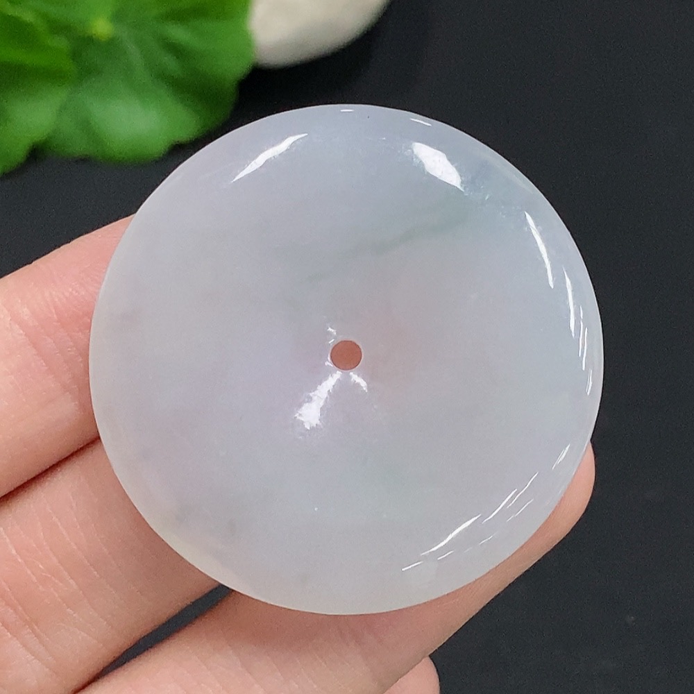 F31644733 Jadeite Peace Knot, Total Weight Approx. 17.4g