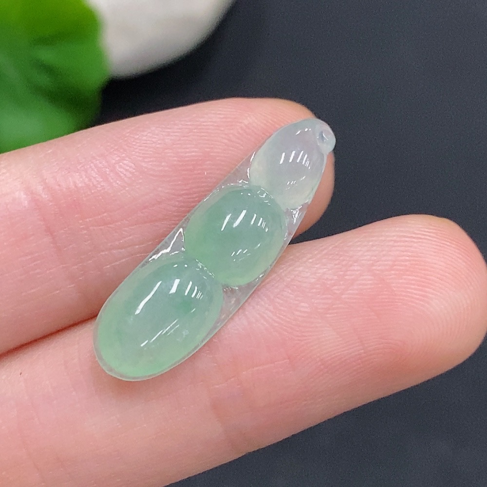 F32808308 Jadeite Lucky Bean Pendant