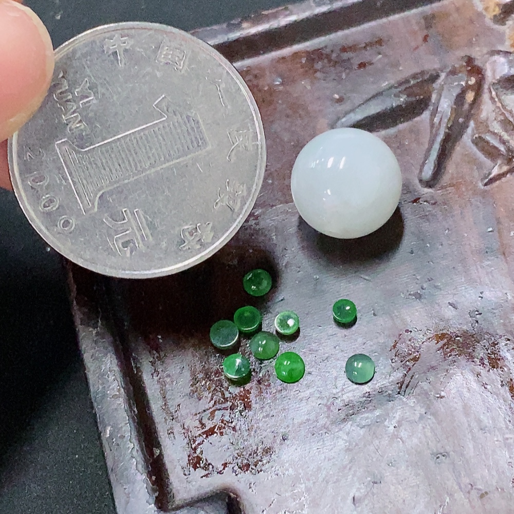 F30522932 Jadeite Beads, Cabochon, Sell as a Lot