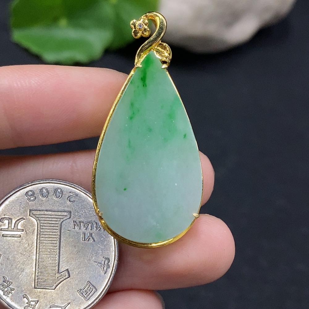 F33896294 Jadeite Pendant with 18K Gold Mount, Total Weight Approx. 3.6g