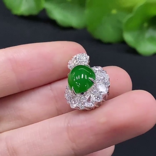 F35091019 Jadeite Cabochon Pendant with 18K Gold Setting, Non-Diamond, Total Weight Approx. 3.7g